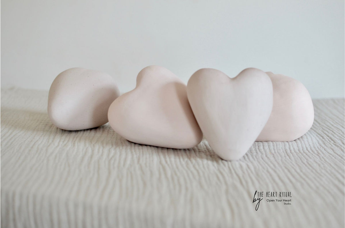 Keramikherzen für das Open Your Heart Ritual